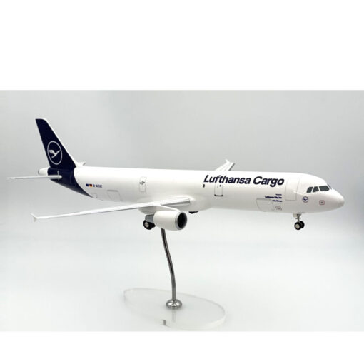 Limox Wings 1:100 Lufthansa Cargo A321-200F D-AEUC