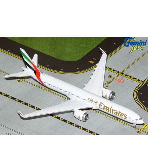 GeminiJets Emirates Folded Wingtips A6-EZA Boeing 777-9X Scale 1:400