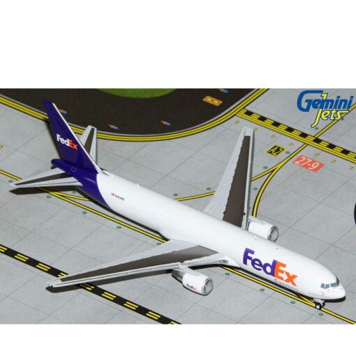 Geminijets FexEx N104FE Boeing 767-300ERF Scale 1:400