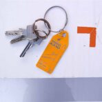 Aviationtag Thomas Cook G-MLJL Gelb