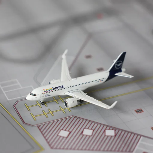 Herpa Wings 1:500 Lufthansa A320neo D-AINY 537155 (Lovehansa) – Bild 2