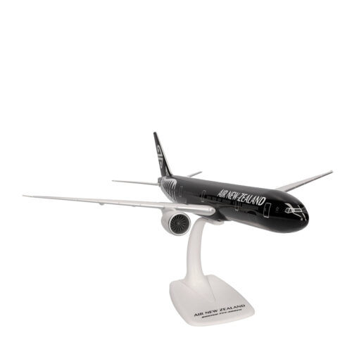 Herpa Wings Snapfit 1:200 Air New Zealand Boeing 777-300ER ZK-OKQ 612777 – Bild 2