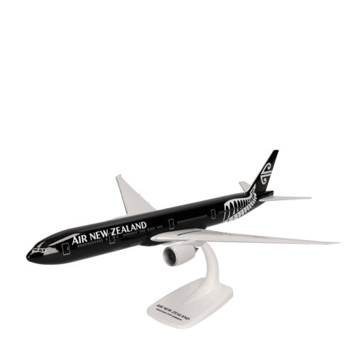 Herpa Wings Snapfit 1:200 Air New Zealand Boeing 777-300ER ZK-OKQ 612777