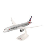 Herpa Wings Snapfit 1:200 American Airlines Boeing 787-9 N820AL 612043