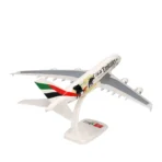 Herpa Wings Snapfit 1:250 Emirates A380 A6-EER 612180 – Bild 4