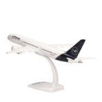 Herpa Wings Snapfit 1:200 Lufthansa Boeing 787-9 D-ABPA 613453 – Bild 3