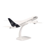 Herpa Wings Snapfit 1:200 Lufthansa Boeing 787-9 D-ABPA 613453 – Bild 4