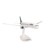 Herpa Wings Snapfit 1:200 Lufthansa Boeing 787-9 D-ABPA 613453 – Bild 2