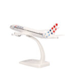 Herpa Wings Snapfit 1:200 Croatia Airlines A220-300 9A-CAE 614566 – Bild 3