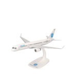 Herpa Wings Snapfit 1:200 Pan Am Boeing 757-200 TF-FIC 614603