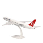Herpa Wings Snapfit 1:200 Turkish Airlines Boeing 777-300ER TC-LJK 613057 – Bild 3