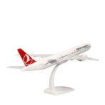 Herpa Wings Snapfit 1:200 Turkish Airlines Boeing 777-300ER TC-LJK 613057 – Bild 4