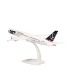 Herpa Wings Snapfit 1:200 LOT Polish Airlines Boeing 787-9 SP-LSA 614108 – Bild 3
