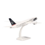 Herpa Wings Snapfit 1:200 LOT Polish Airlines Boeing 787-9 SP-LSA 614108 – Bild 4