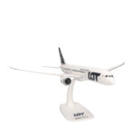 Herpa Wings Snapfit 1:200 LOT Polish Airlines Boeing 787-9 SP-LSA 614108 – Bild 2