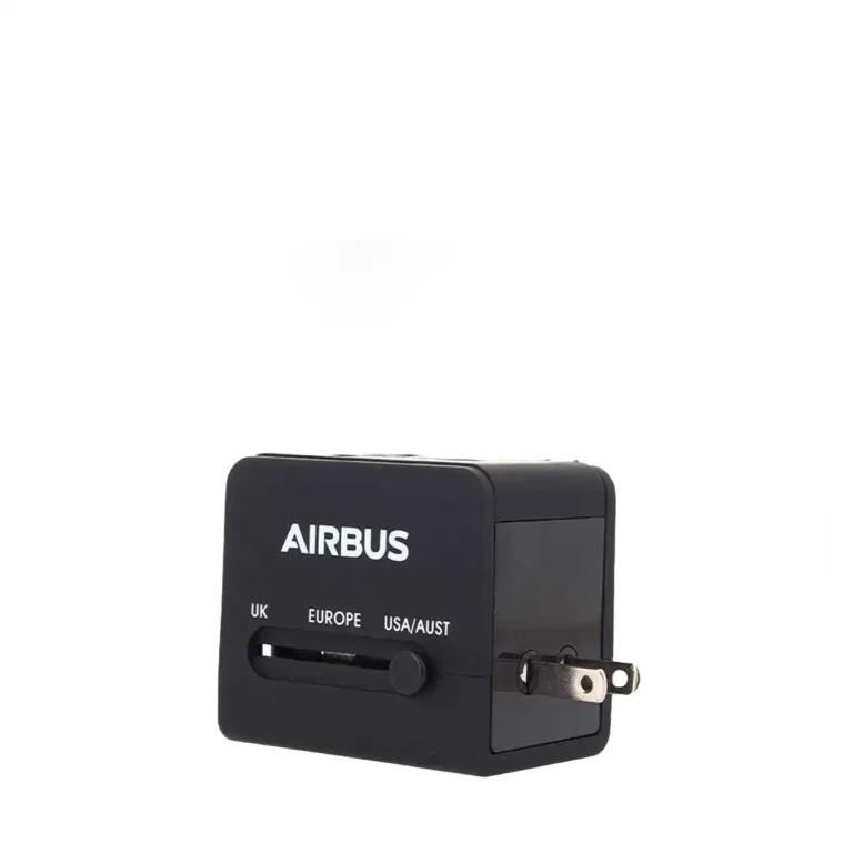 Airbus Internationaler universeller All-in-One-Reiseadapter A1LE026
